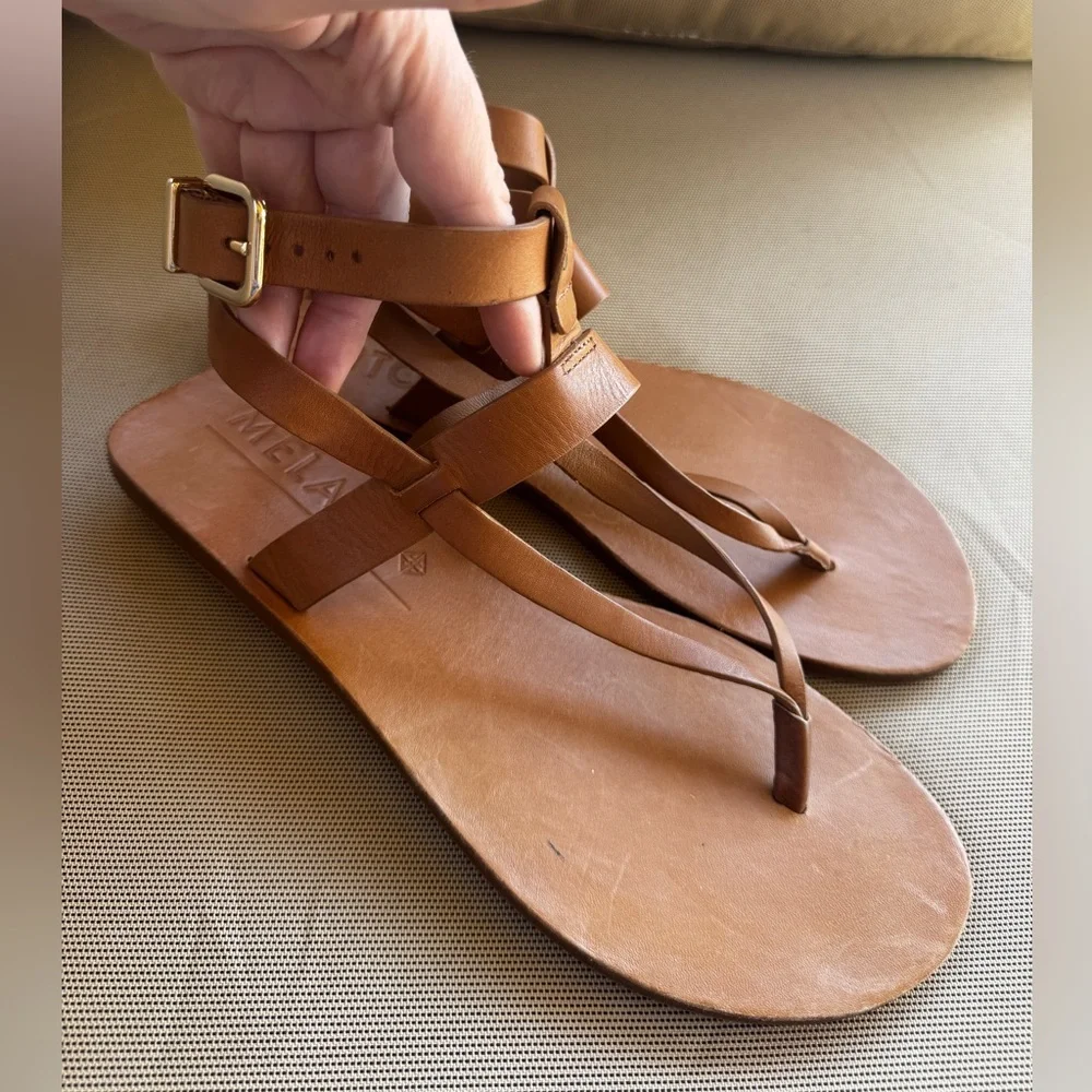 Antonio Melani Ledger Tan Leather Ankle Strap Thong Sandals Women Size 9.5 - Picture 1 of 11